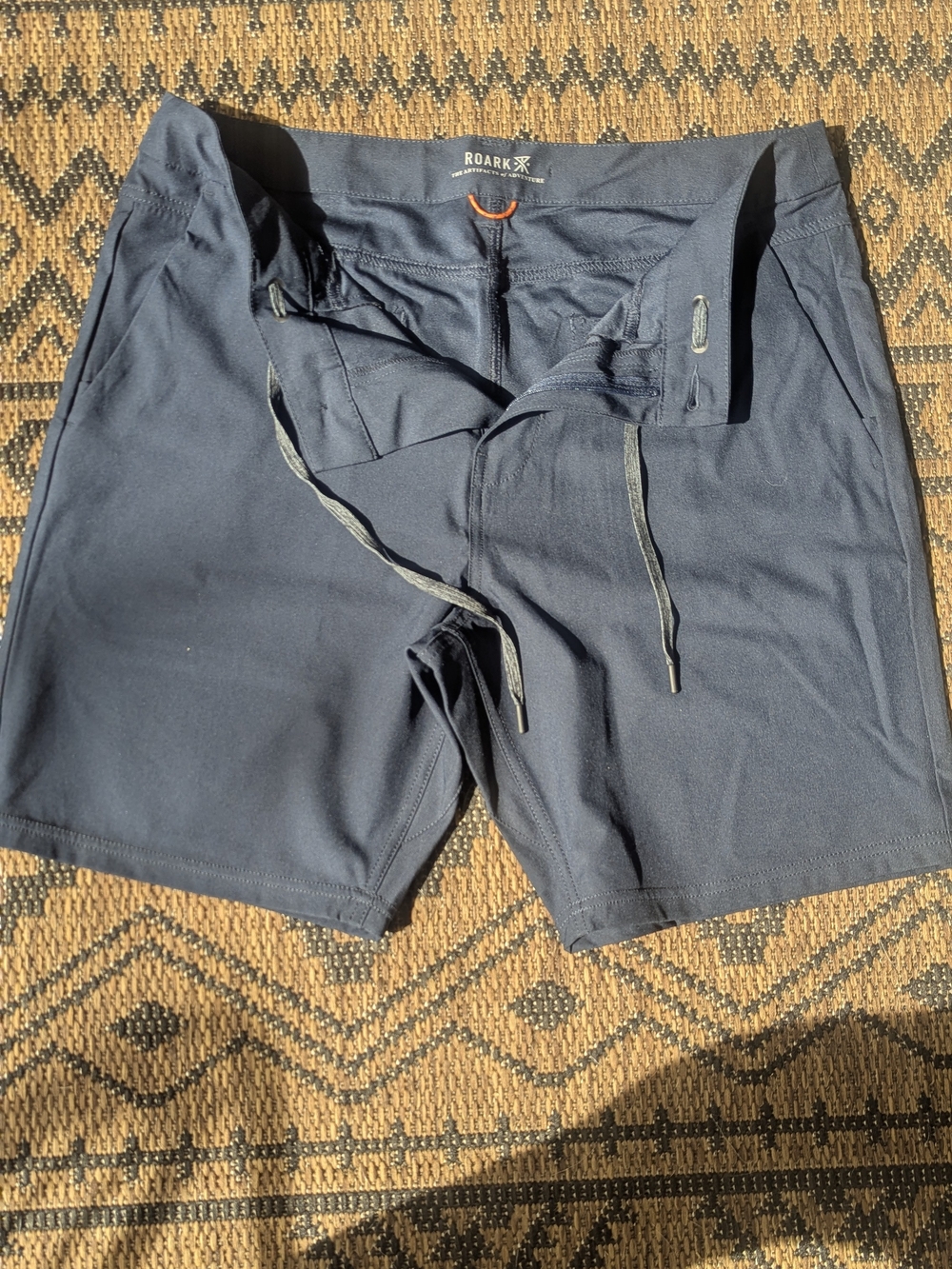 Roark Navy Men's Performance Shorts Size 33